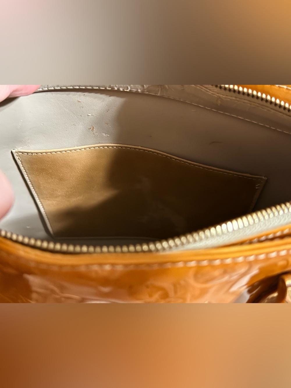 LOUIS VUITTON VERNIS HOUSTON TOTE - Picture 14 of 17